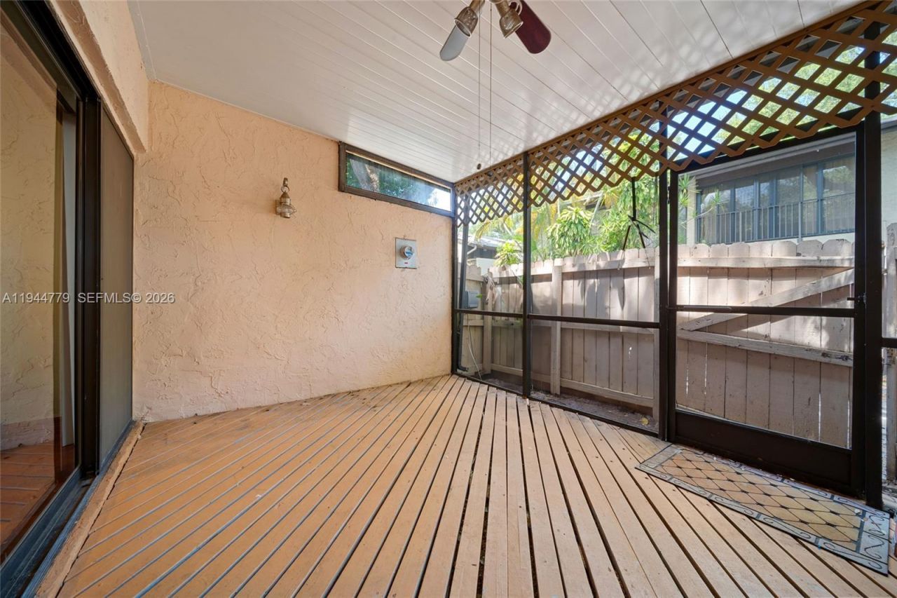 19432 NE 26th Ave, Unit 92D, Miami, FL 33180 Photo