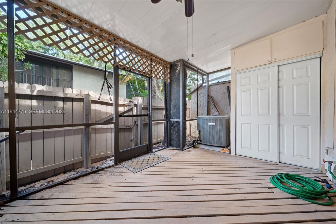 19432 NE 26th Ave, Unit 92D, Miami, FL 33180 Photo