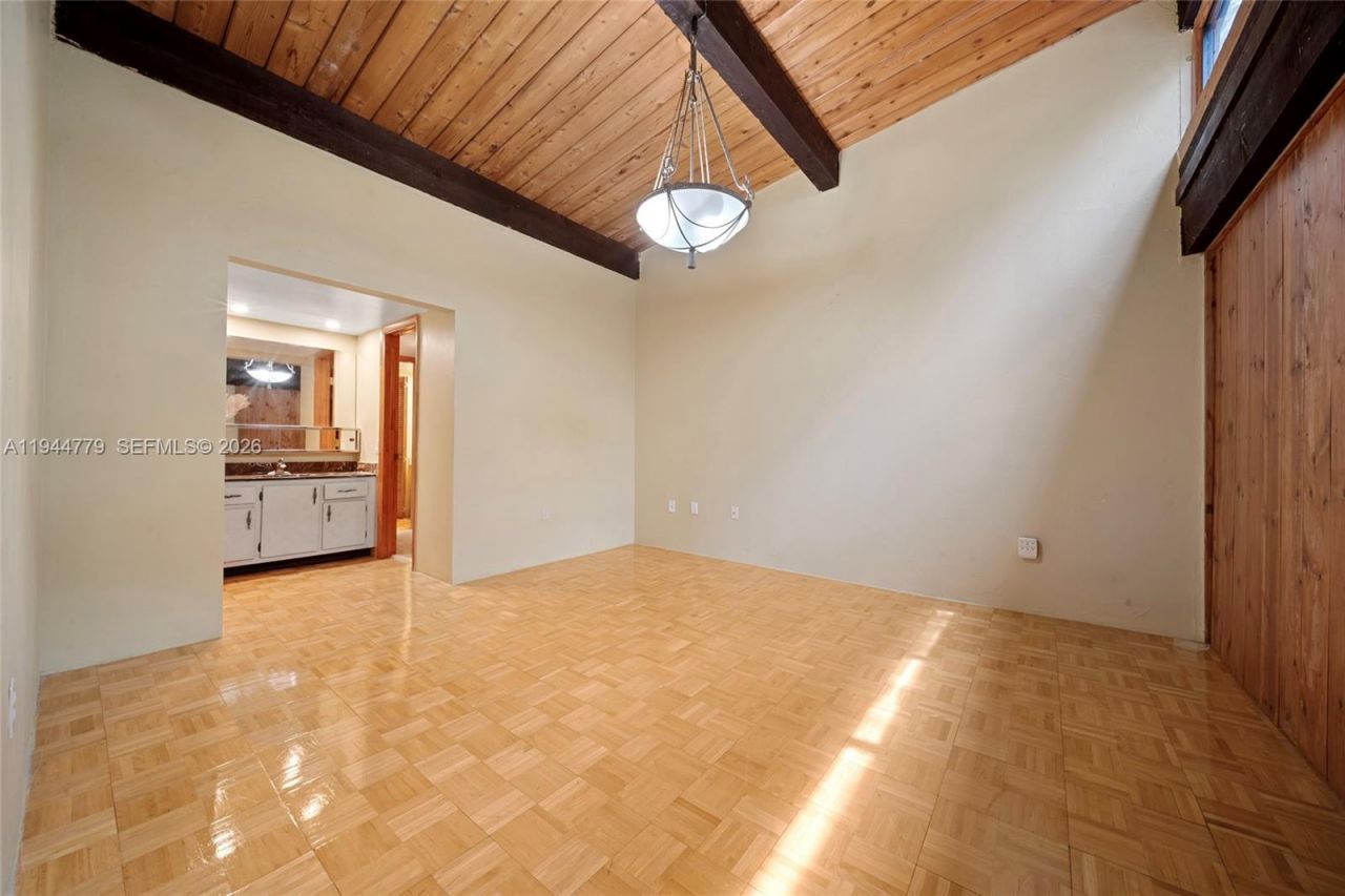 19432 NE 26th Ave, Unit 92D, Miami, FL 33180 Photo