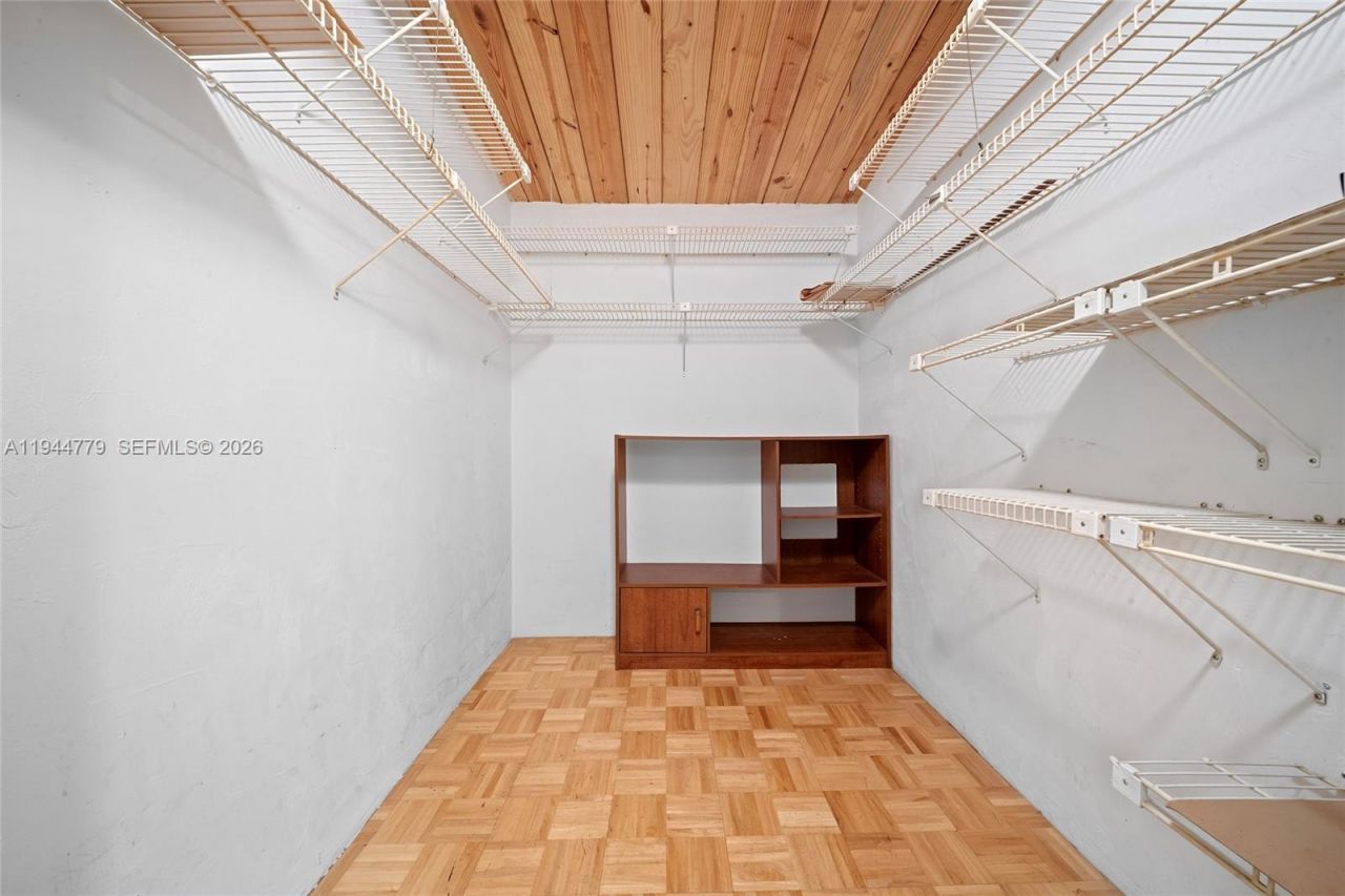 19432 NE 26th Ave, Unit 92D, Miami, FL 33180 Photo