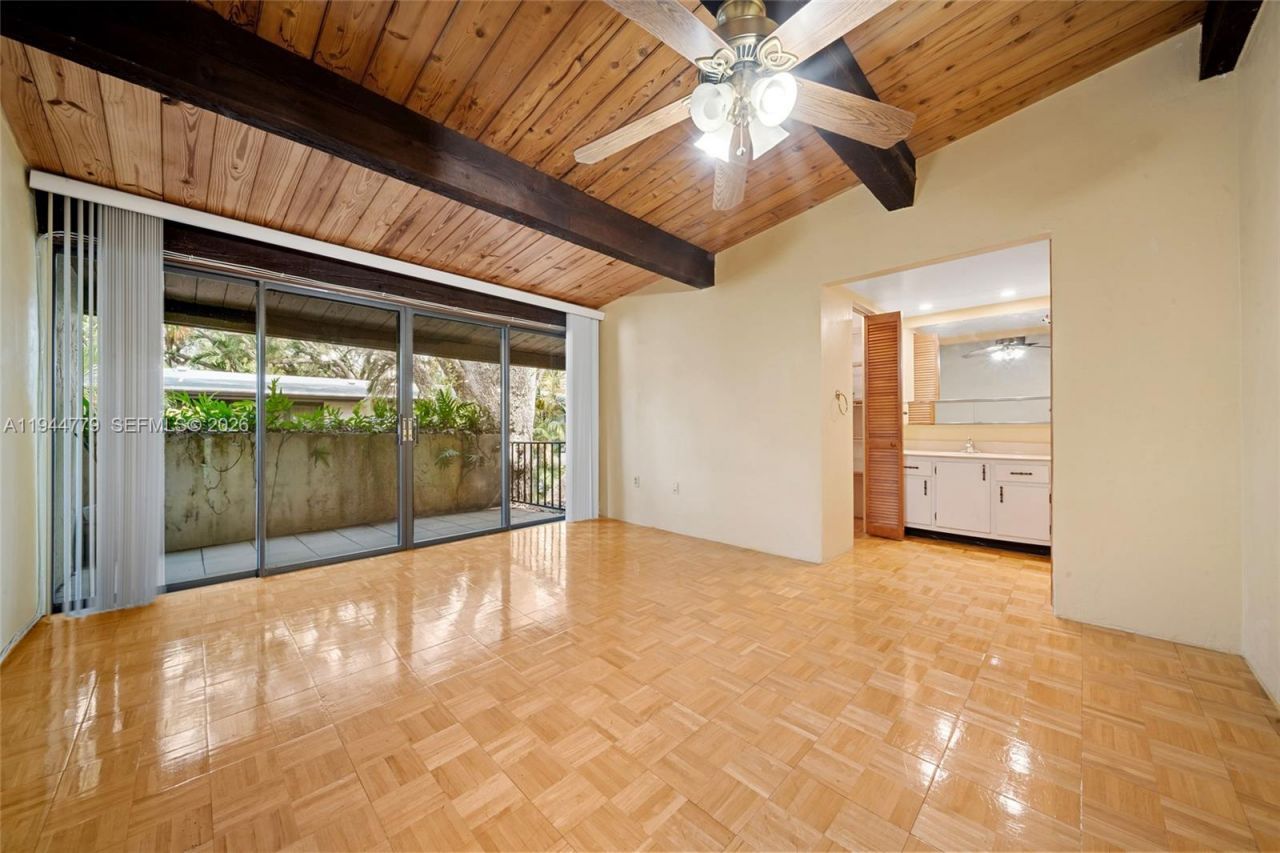 19432 NE 26th Ave, Unit 92D, Miami, FL 33180 Photo