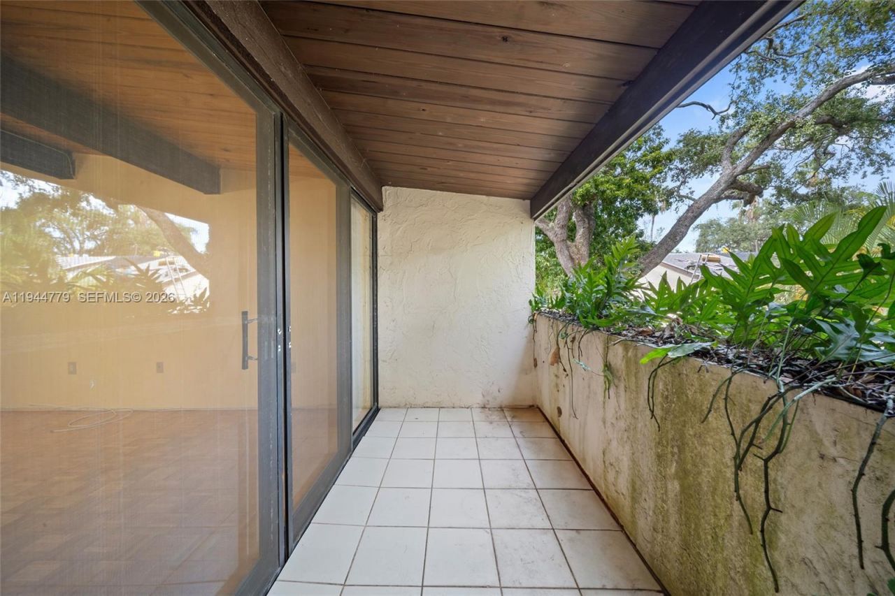 19432 NE 26th Ave, Unit 92D, Miami, FL 33180 Photo