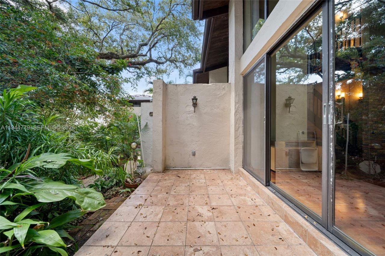 19432 NE 26th Ave, Unit 92D, Miami, FL 33180 Photo