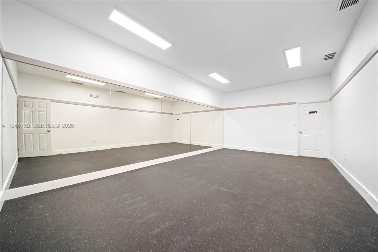 19432 NE 26th Ave, Unit 92D, Miami, FL 33180 Photo