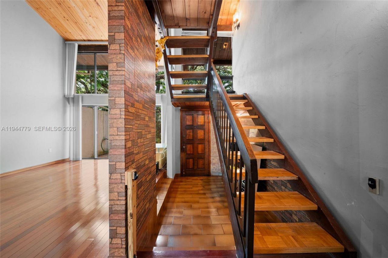 19432 NE 26th Ave, Unit 92D, Miami, FL 33180 Photo