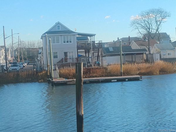 9934 164th Avenue, Hamilton Beach, NY 11414