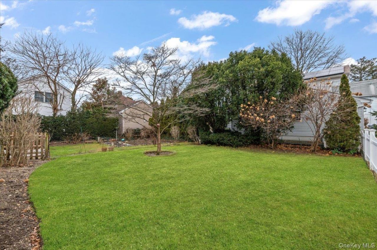 13 Elm Street, Greenvale, NY 11548 Main Photo