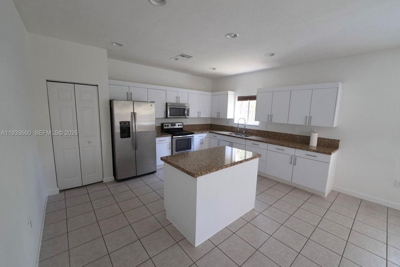 8836 SW 221 Terr, Miami, FL 33190 Photo