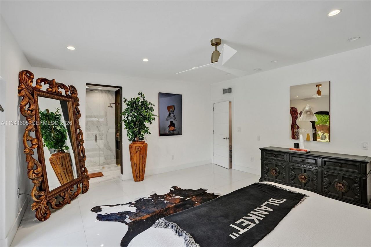 19130 NE 21st Ave, North Miami Beach, FL 33179 Photo