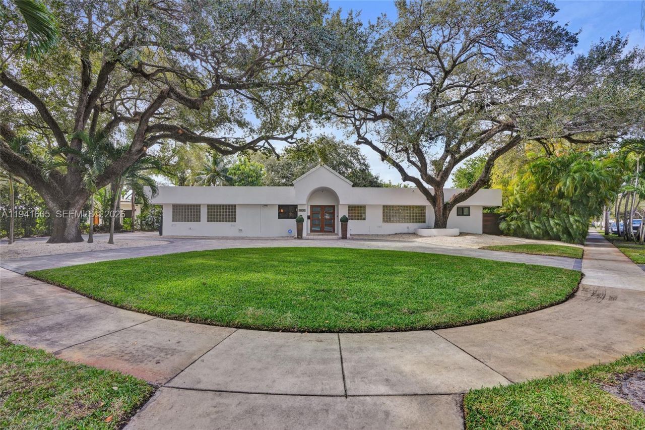 19130 NE 21st Ave, North Miami Beach, FL 33179 Photo