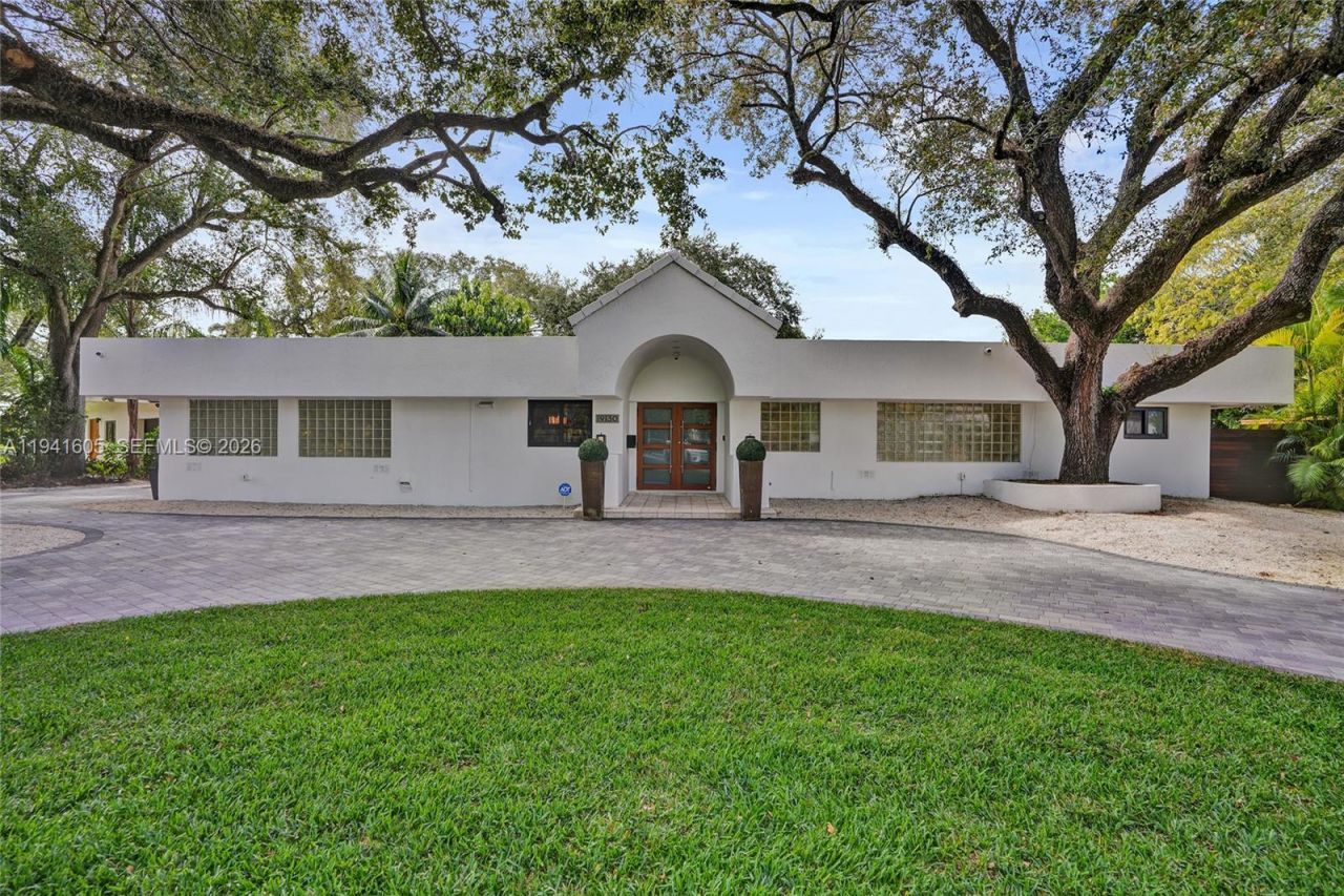 19130 NE 21st Ave, North Miami Beach, FL 33179 Photo