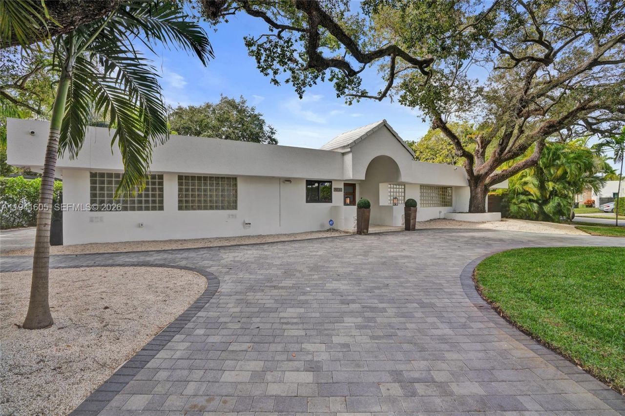 19130 NE 21st Ave, North Miami Beach, FL 33179 Photo