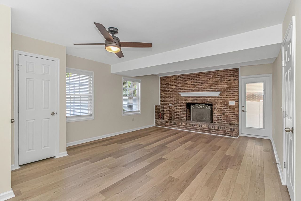 313 N Poplar Dr. Photo 22