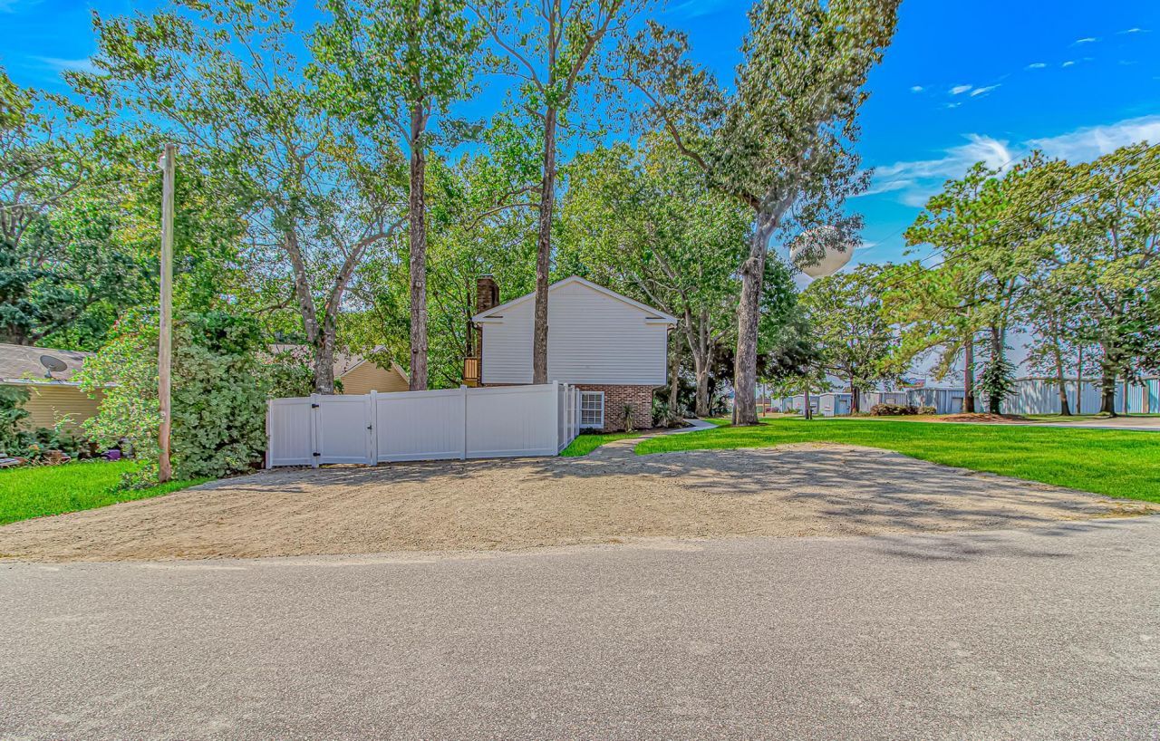 313 N Poplar Dr. Photo 32