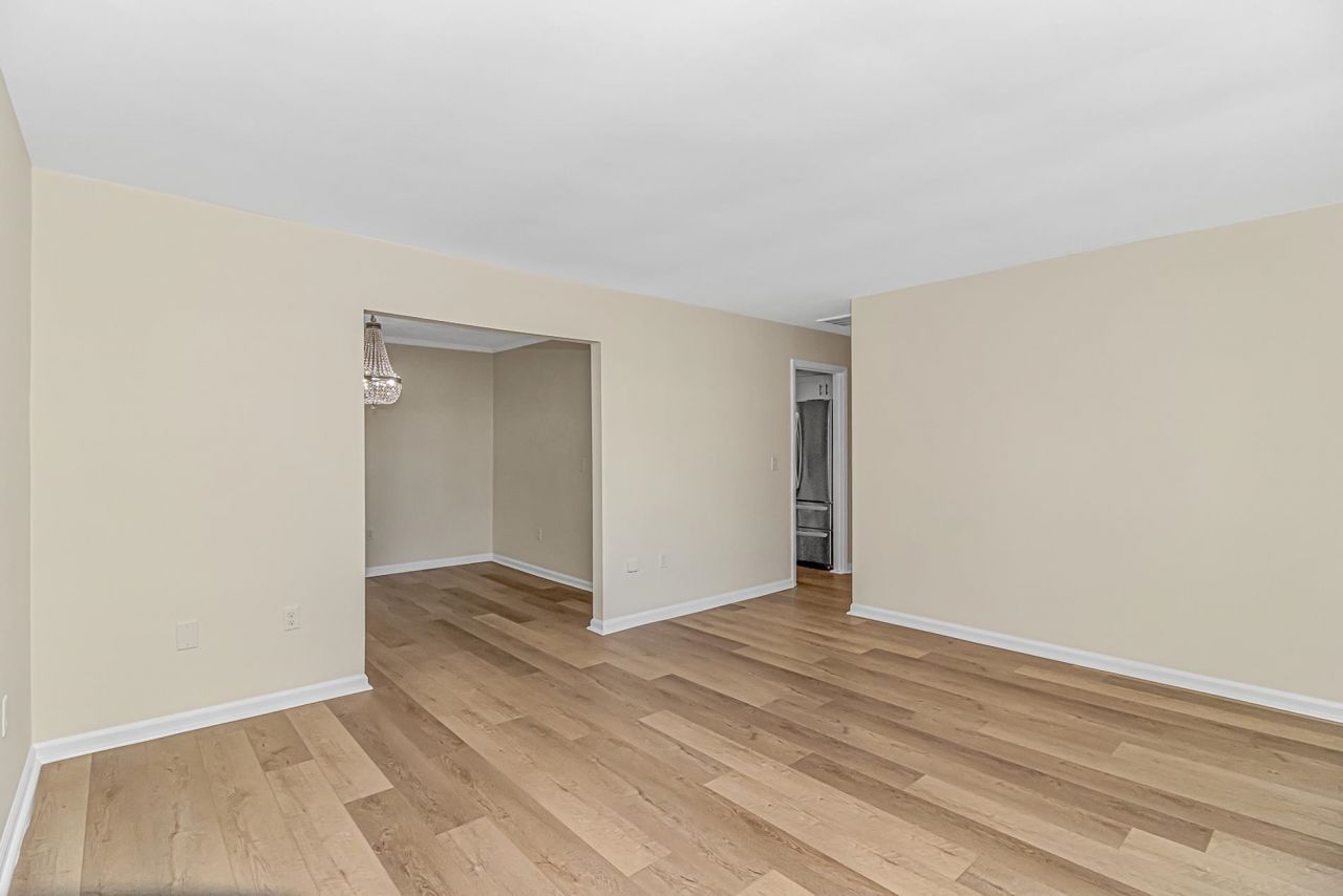 313 N Poplar Dr. Photo 8