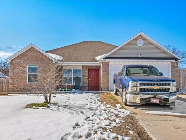 1137 Willow Oak Street, Elkins, AR 72727