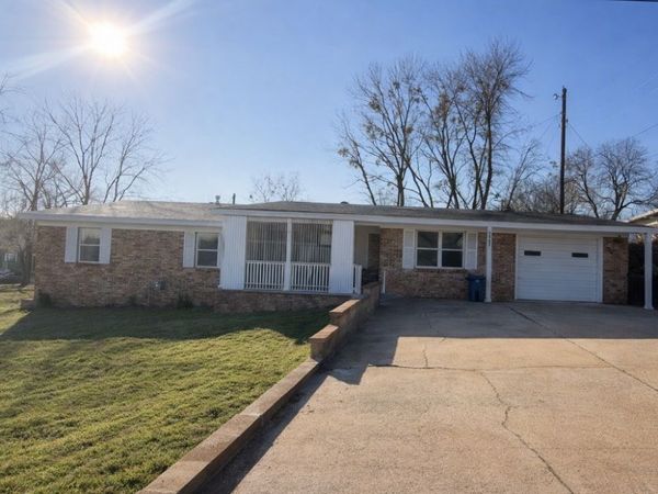 1205 N 18th Street , Ozark, AR 72949
