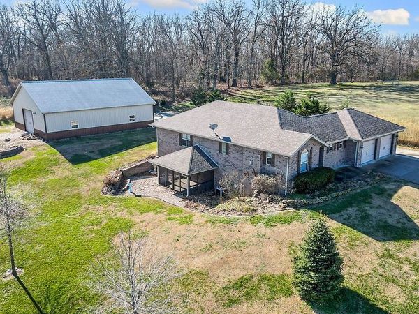 10309 McGruder Boulevard, Cassville, MO 65625