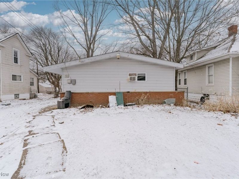 1208-1210 Bellows Street, Akron, OH 44301 Photo 2