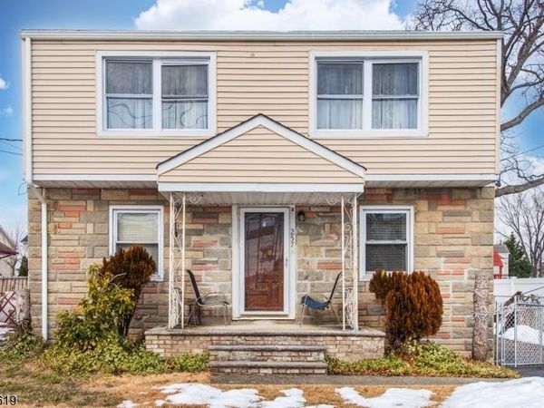 257 Floral Ln, Saddle Brook, NJ 07663