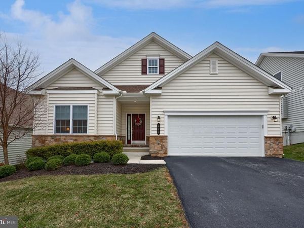 423 VALOR DRIVE, LITITZ, PA 17543