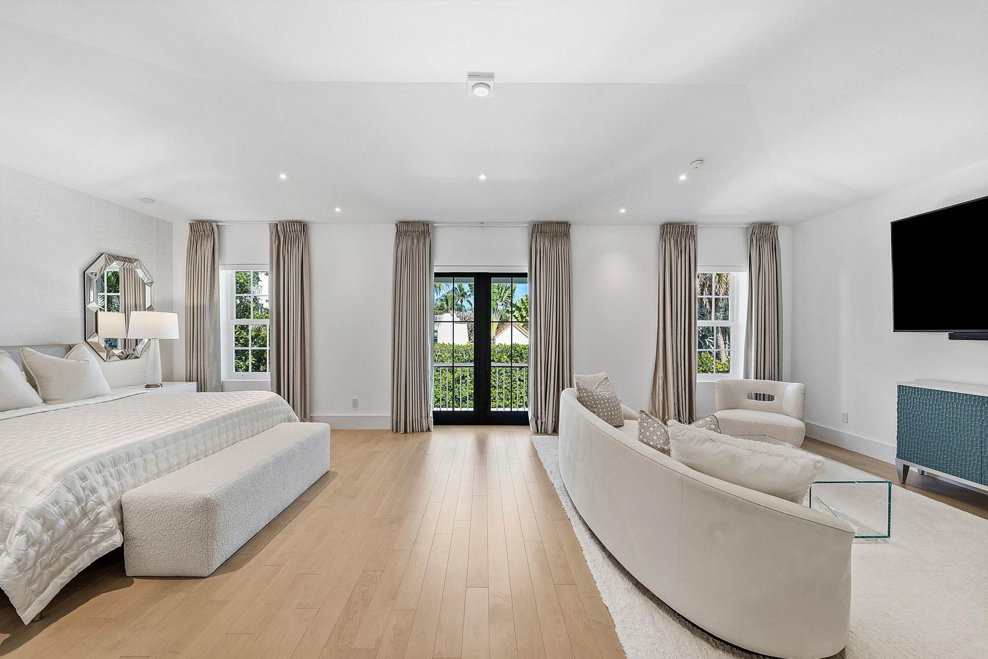 157 Peruvian Avenue, Palm Beach, FL 33480 Photo