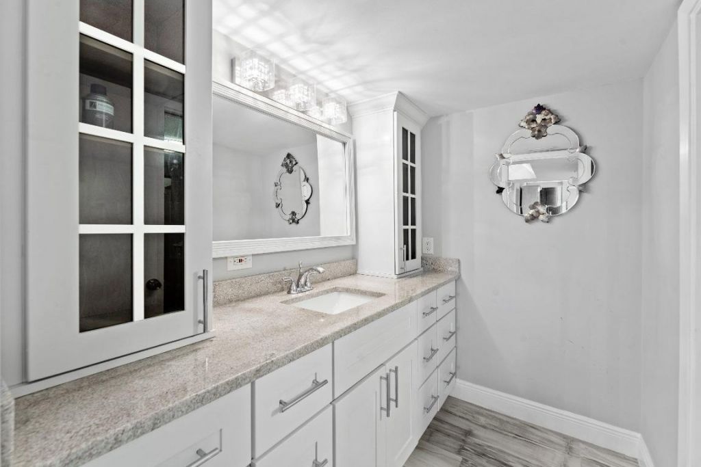 5280 N Ocean Drive, Unit 1e, Singer Island, FL 33404 Photo