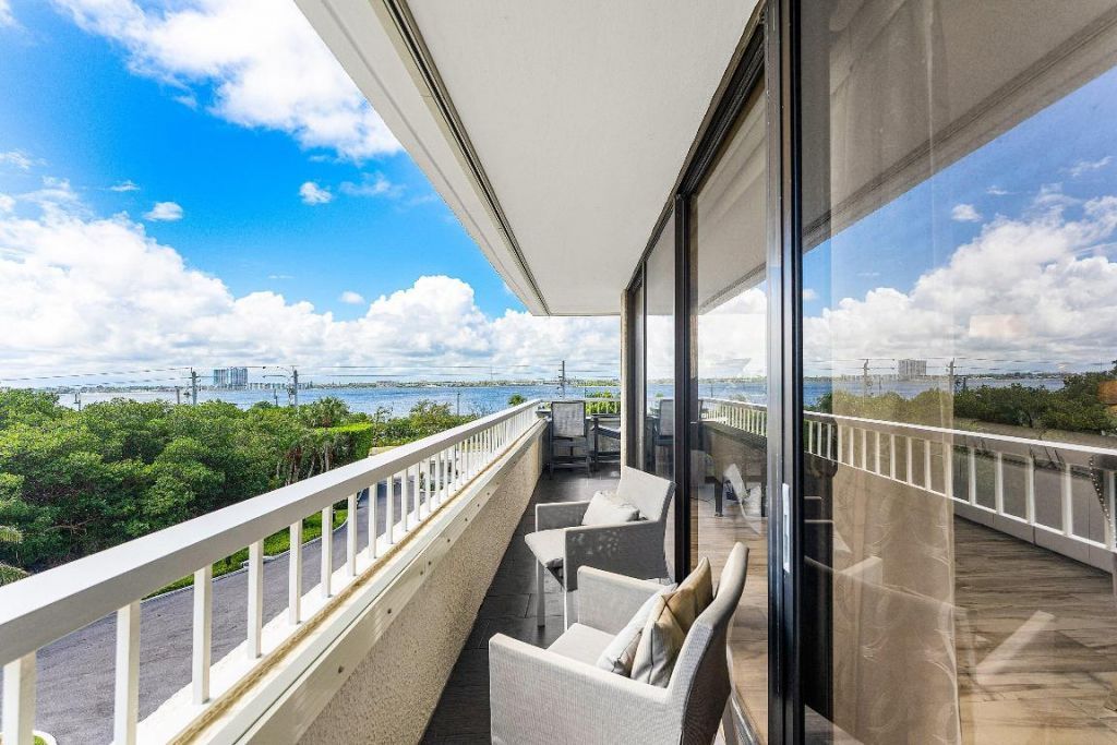 5280 N Ocean Drive, Unit 1e, Singer Island, FL 33404 Photo