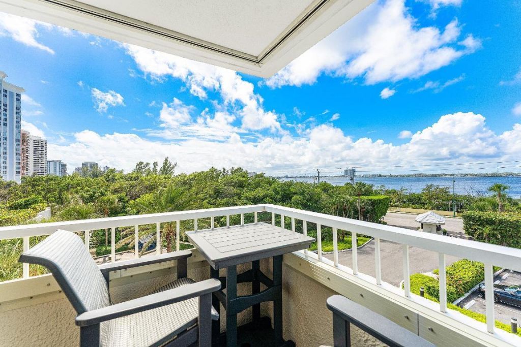 5280 N Ocean Drive, Unit 1e, Singer Island, FL 33404 Photo