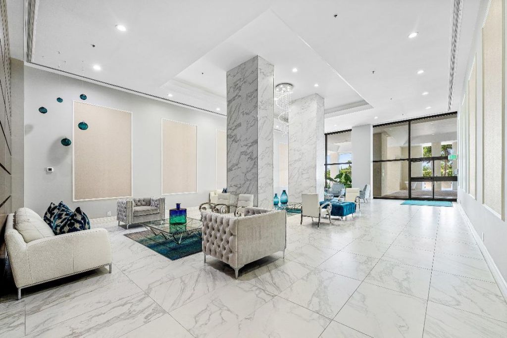 5280 N Ocean Drive, Unit 1e, Singer Island, FL 33404 Photo