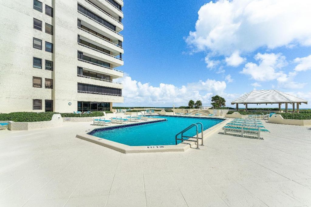 5280 N Ocean Drive, Unit 1e, Singer Island, FL 33404 Photo