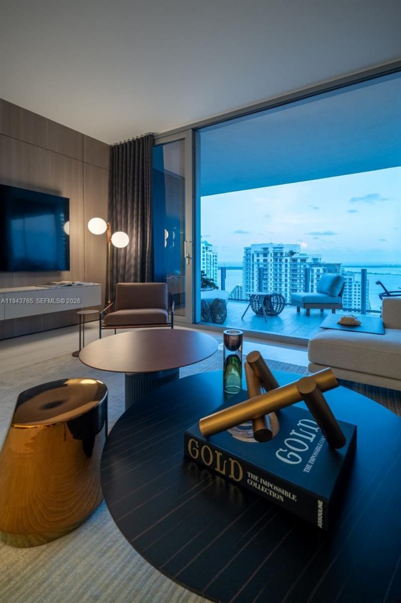 300 Biscayne Blvd Way, Unit 3403, Miami, FL 33131 Photo