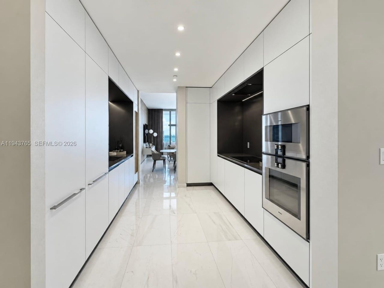 300 Biscayne Blvd Way, Unit 3403, Miami, FL 33131 Photo