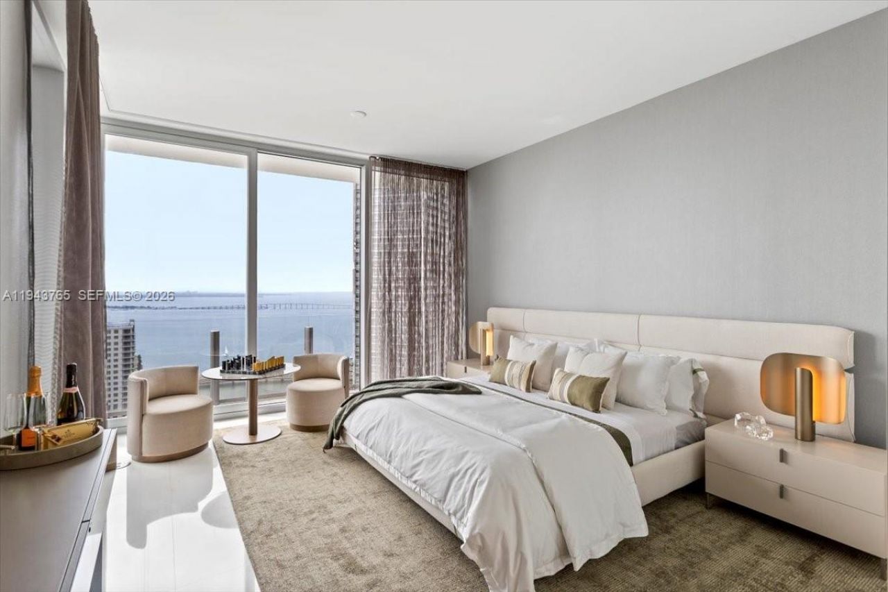 300 Biscayne Blvd Way, Unit 3403, Miami, FL 33131 Photo