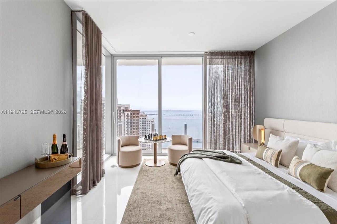 300 Biscayne Blvd Way, Unit 3403, Miami, FL 33131 Photo