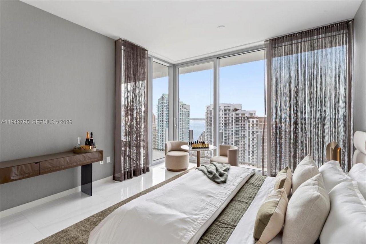 300 Biscayne Blvd Way, Unit 3403, Miami, FL 33131 Photo