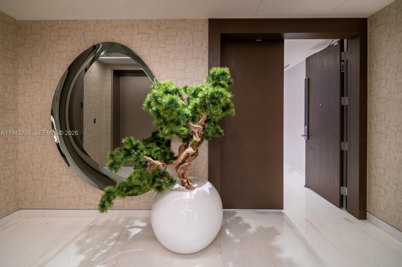 300 Biscayne Blvd Way, Unit 3403, Miami, FL 33131 Photo