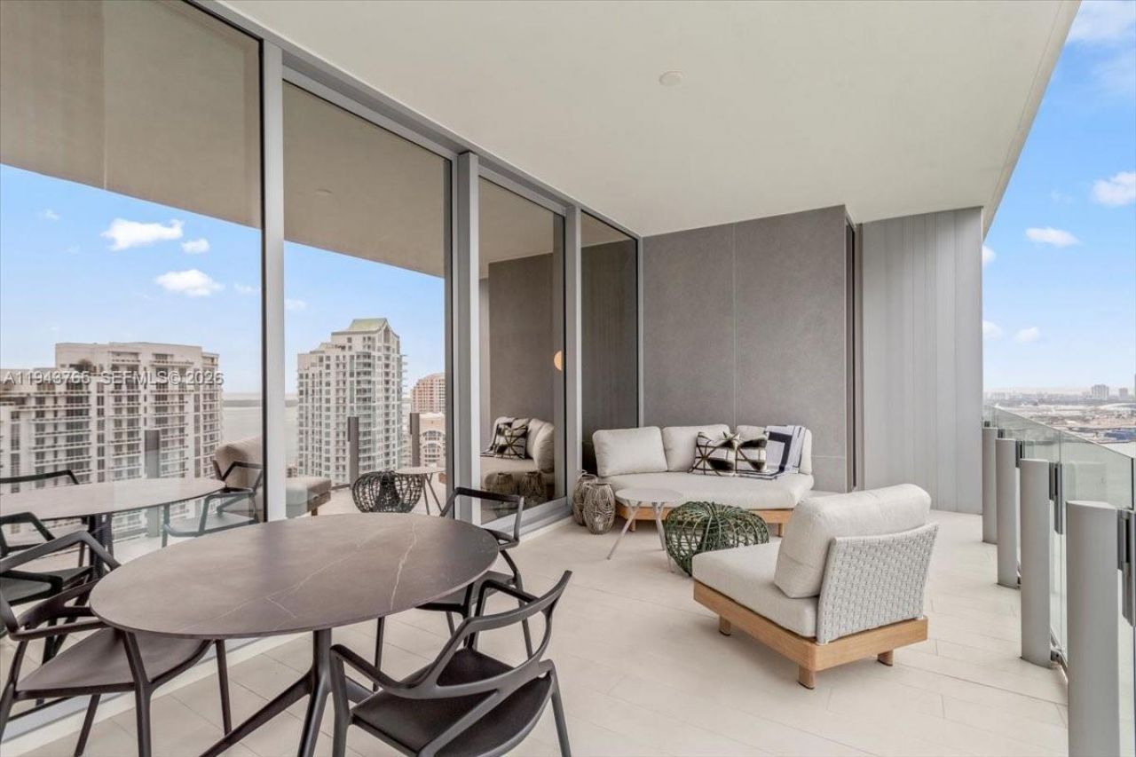 300 Biscayne Blvd Way, Unit 3403, Miami, FL 33131 Photo