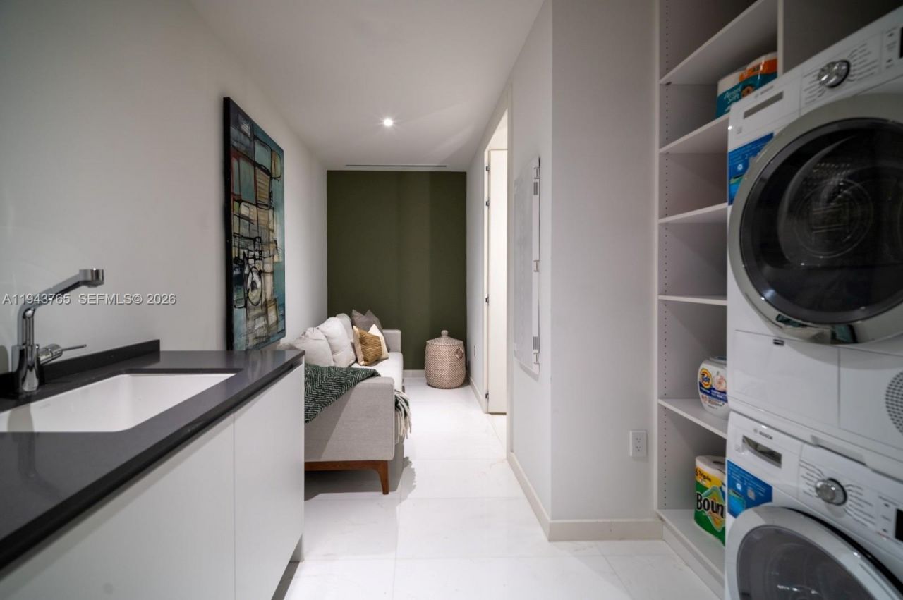 300 Biscayne Blvd Way, Unit 3403, Miami, FL 33131 Photo