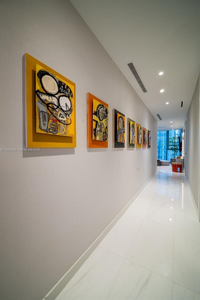 300 Biscayne Blvd Way, Unit 3403, Miami, FL 33131 Photo