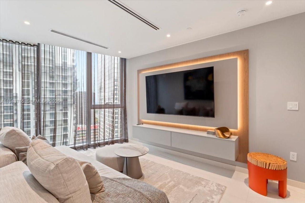 300 Biscayne Blvd Way, Unit 3403, Miami, FL 33131 Photo