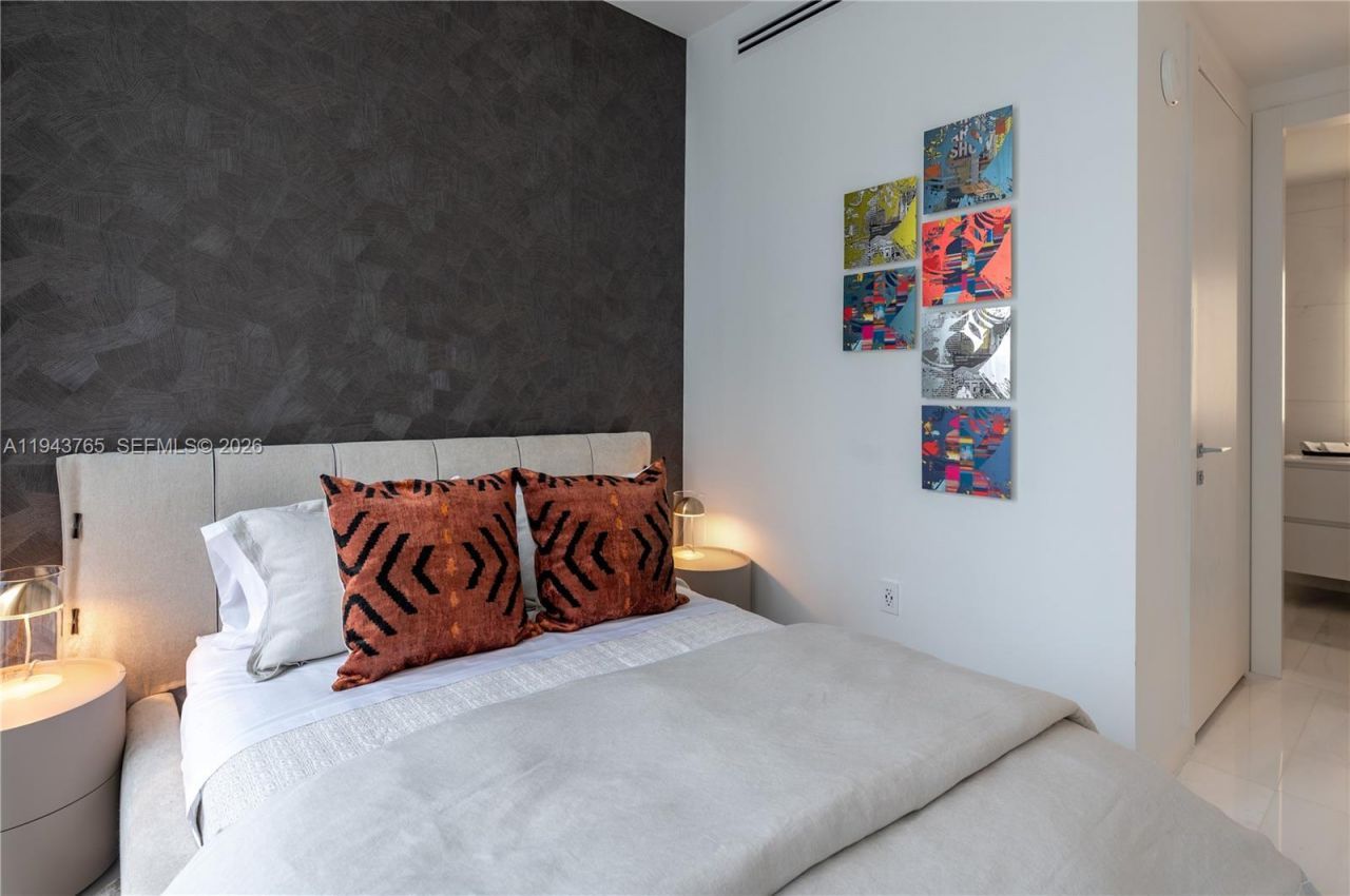 300 Biscayne Blvd Way, Unit 3403, Miami, FL 33131 Photo