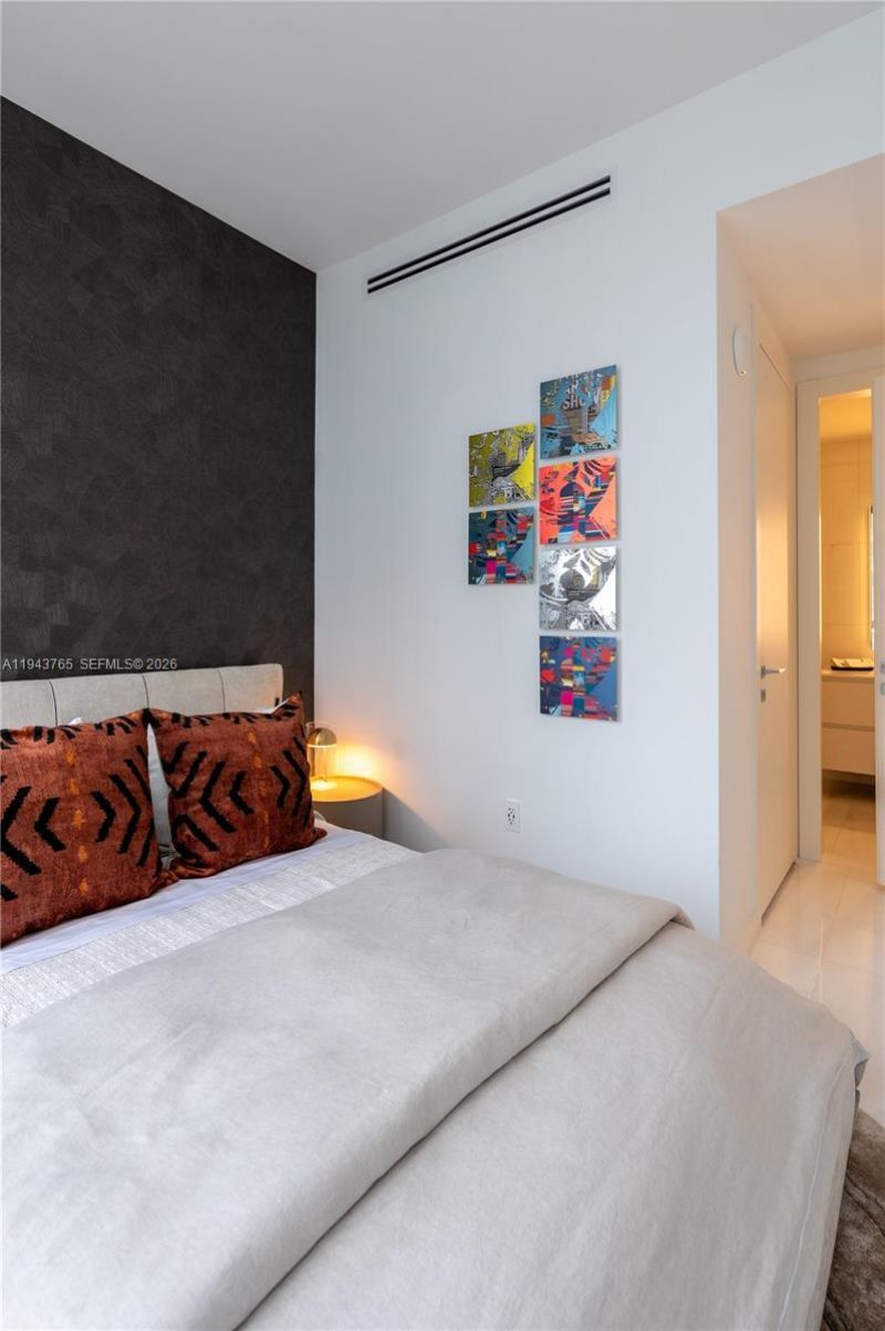 300 Biscayne Blvd Way, Unit 3403, Miami, FL 33131 Photo