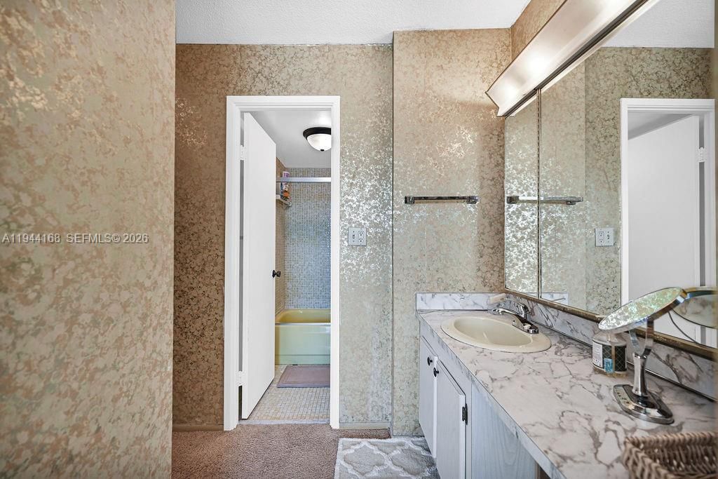 7135 Collins Ave, Unit 435, Miami Beach, FL 33141 Photo