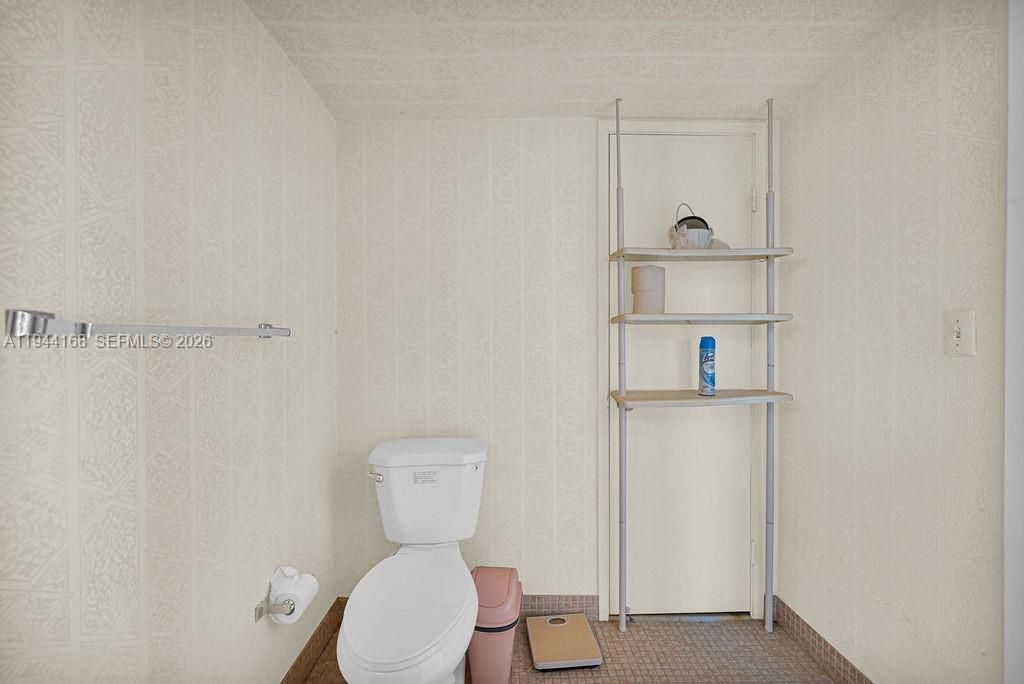 7135 Collins Ave, Unit 435, Miami Beach, FL 33141 Photo