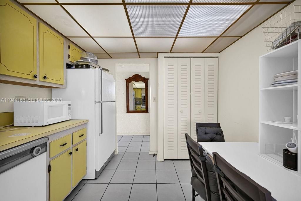 7135 Collins Ave, Unit 435, Miami Beach, FL 33141 Photo