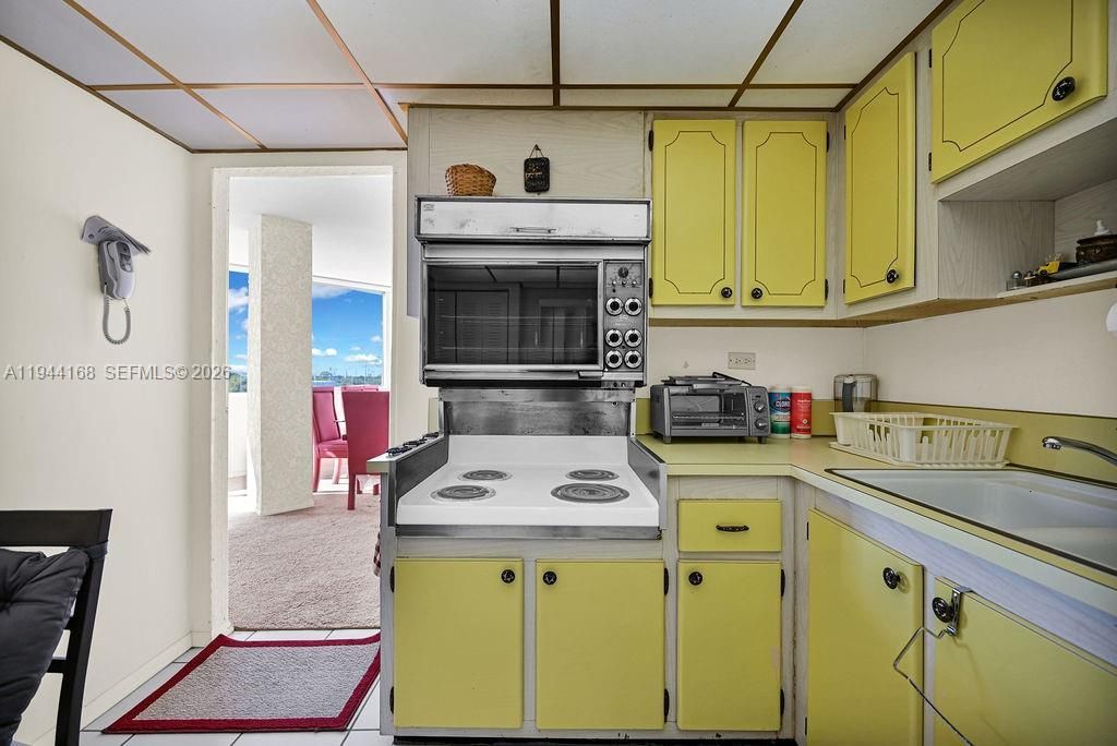 7135 Collins Ave, Unit 435, Miami Beach, FL 33141 Photo