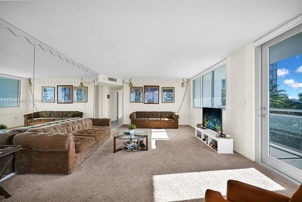 7135 Collins Ave, Unit 435, Miami Beach, FL 33141 Photo