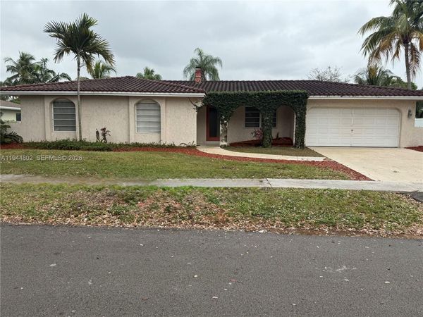 5940 SW 18th St, Plantation, FL 33317