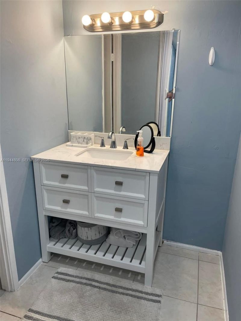 1351 NE Miami Gardens Dr, Unit 402E, Miami, FL 33179 Photo